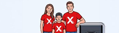 Familie mit einem X auf roten Shirts stehen vor einer Wärmepumpe